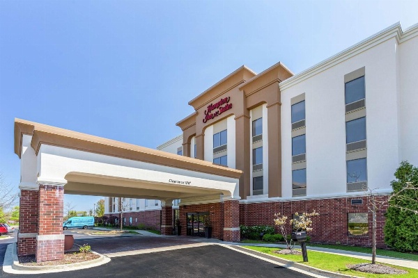 Hampton Inn By Hilton & Suites Chicago-Libertyville image 1
