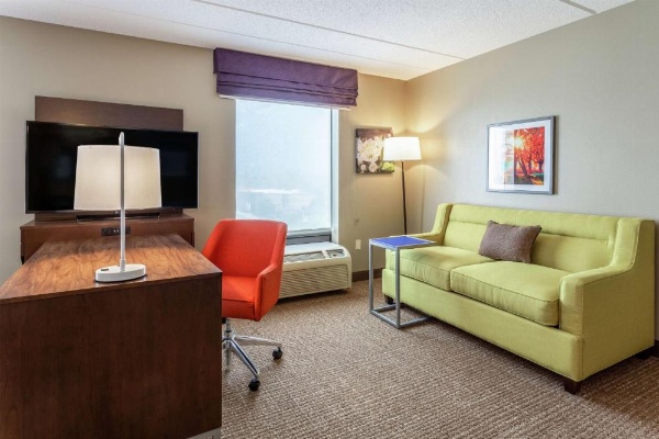 Hampton Inn By Hilton & Suites Chicago-Libertyville image 17